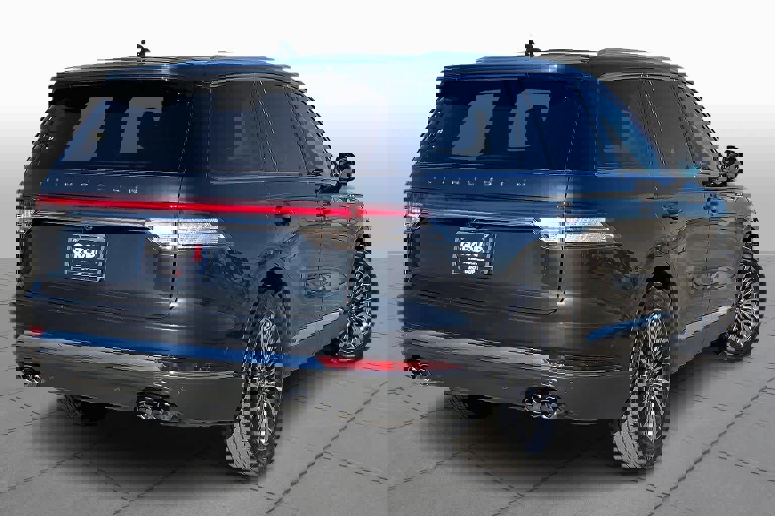 Used 2022 Lincoln Aviator Reserve w/ Equipment Group 201A image 12