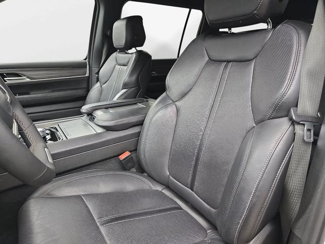 Used 2024 Jeep Wagoneer Series II w/ Flexible Seating Group RWD image 15