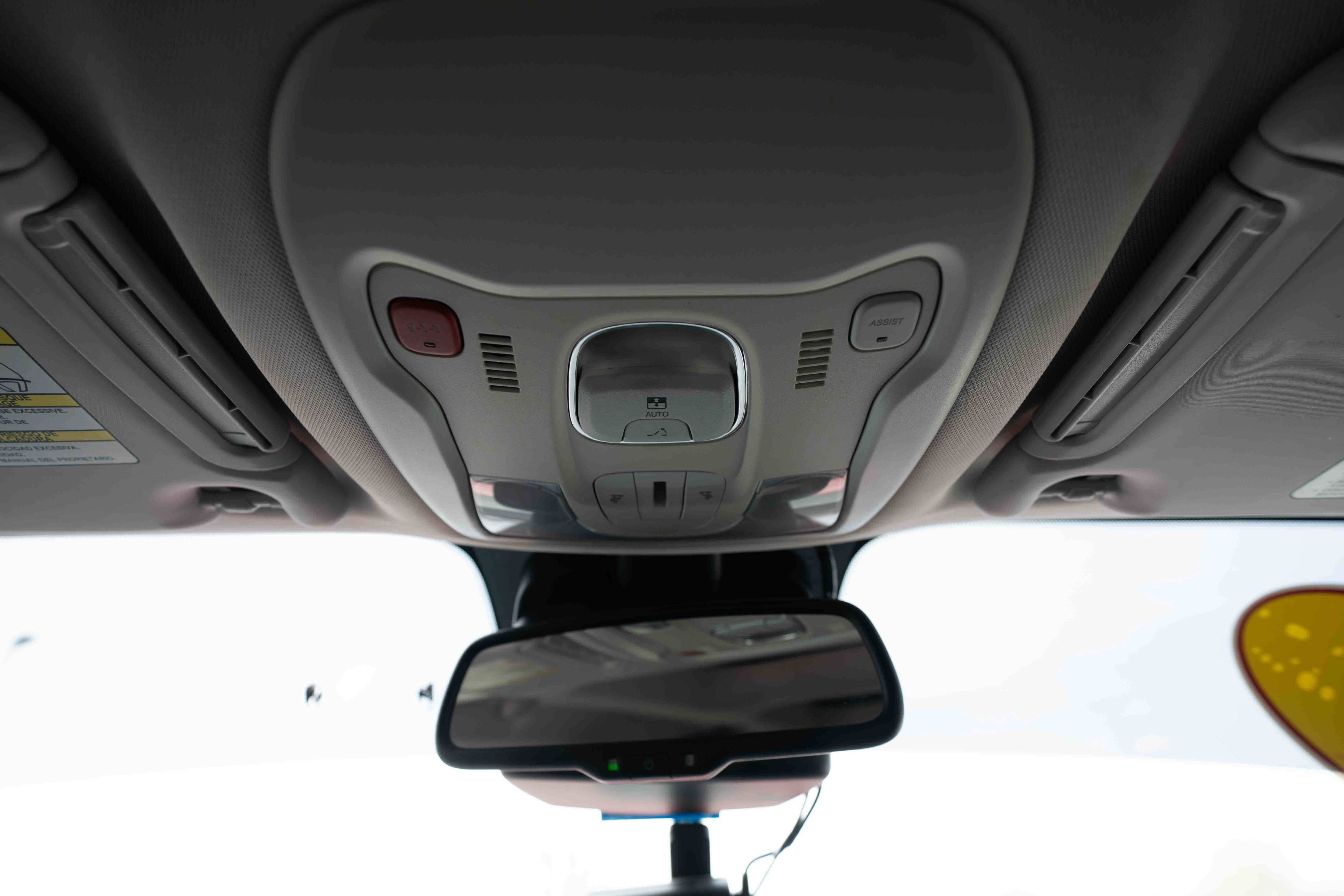 Used 2017 Jeep Renegade Limited image 18