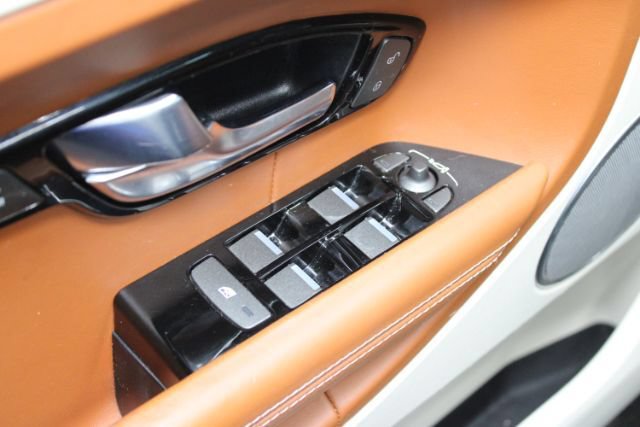 Used 2012 Land Rover Range Rover Evoque Prestige AWD/4WD image 9