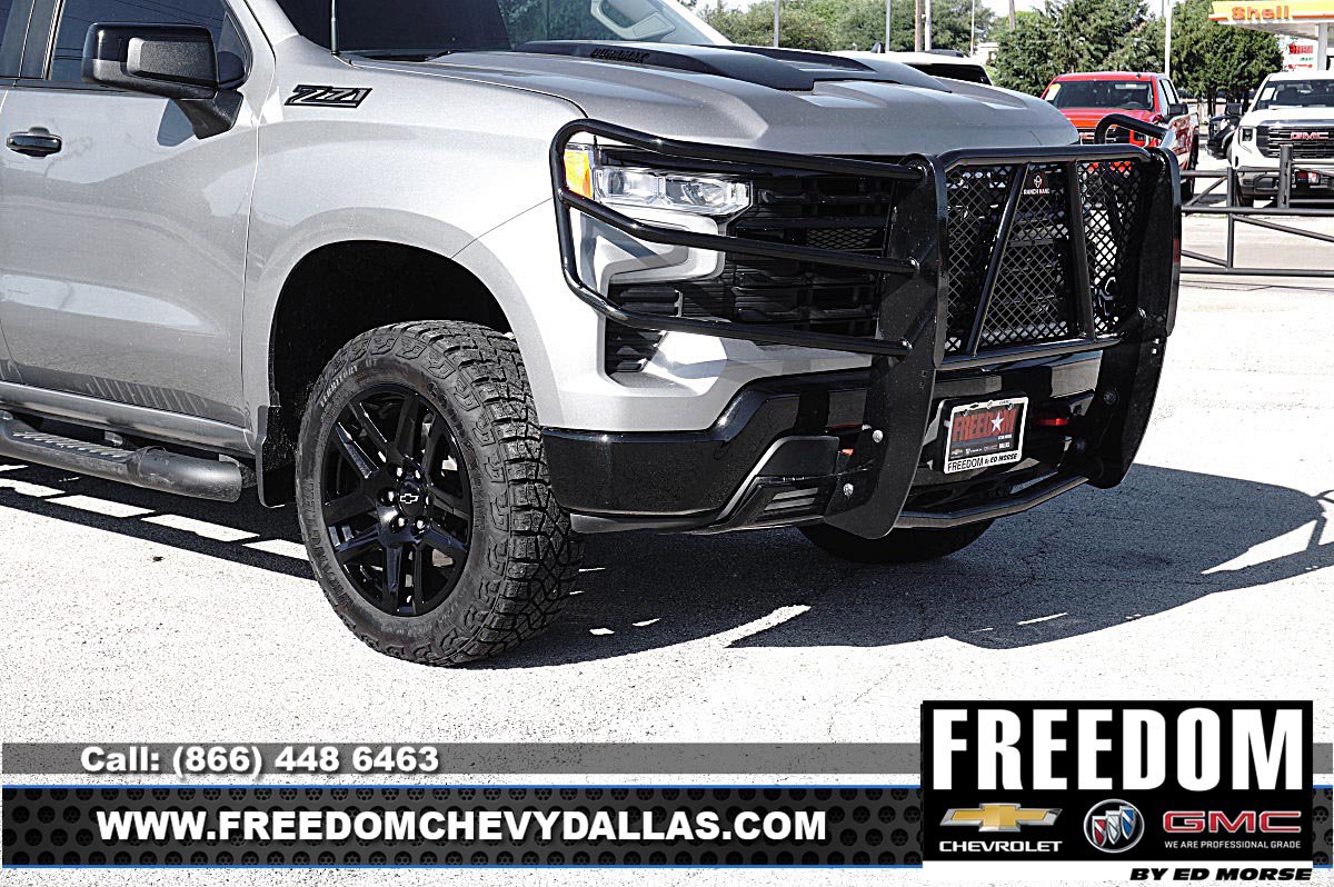 Used 2024 Chevrolet Silverado 1500 LT Trail Boss w/ LPO, Dark Essentials Package AWD/4WD image 39