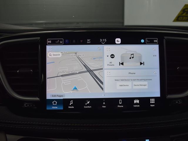 Used 2023 Chrysler Pacifica Limited image 21