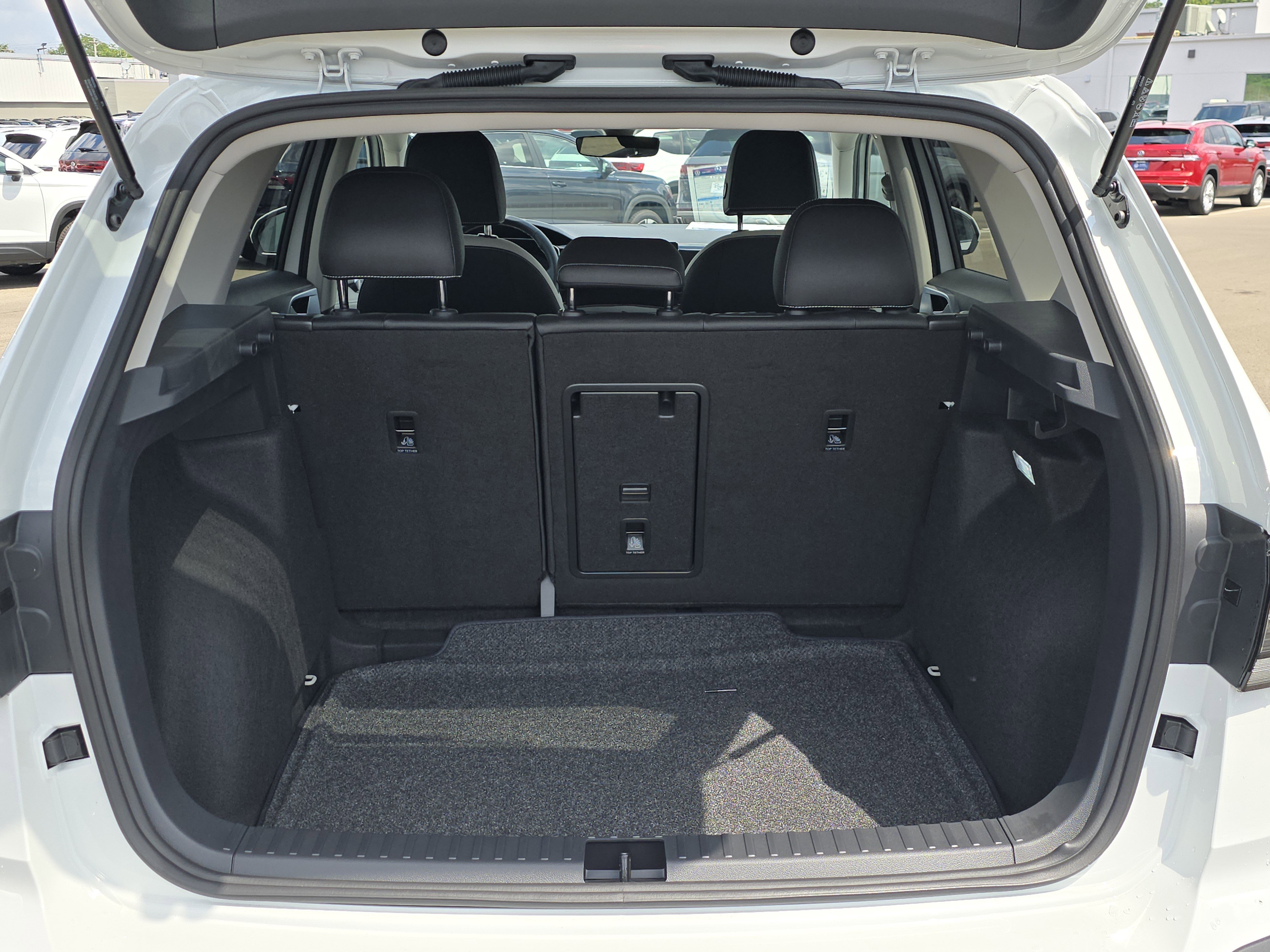 New 2025 Volkswagen Taos SE image 13