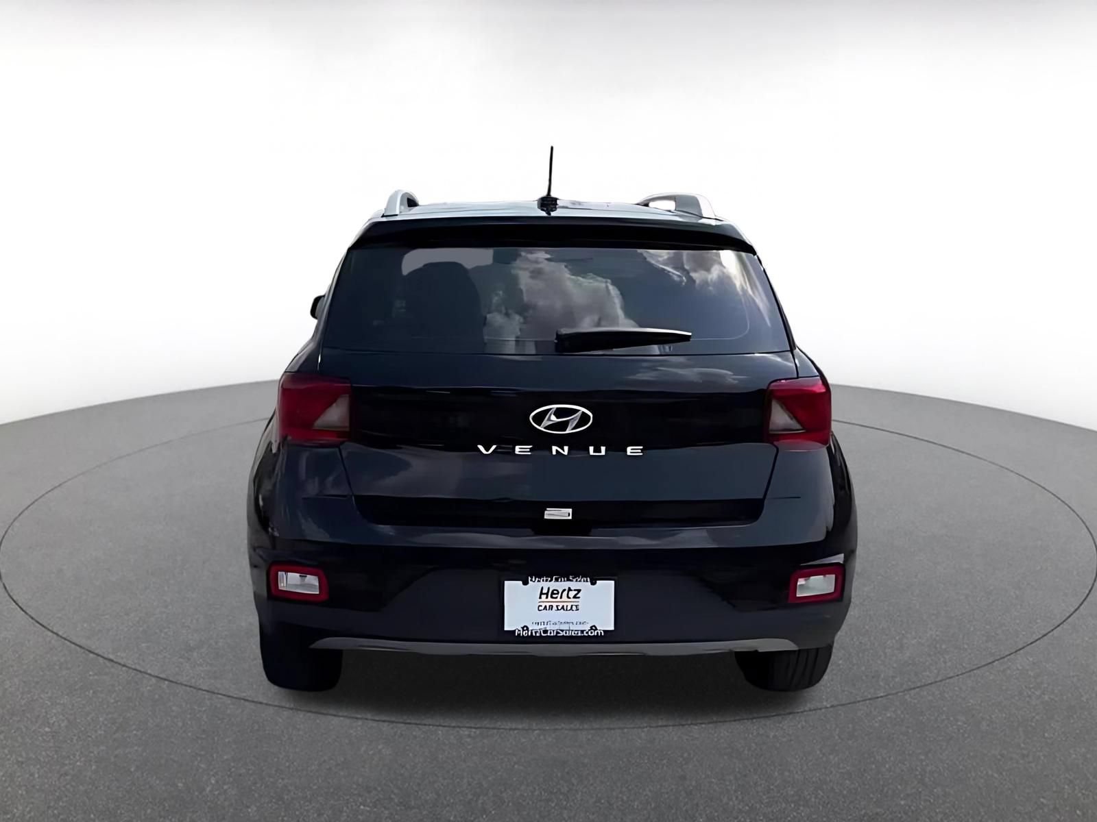 Used 2026 Hyundai Venue SEL FWD image 10