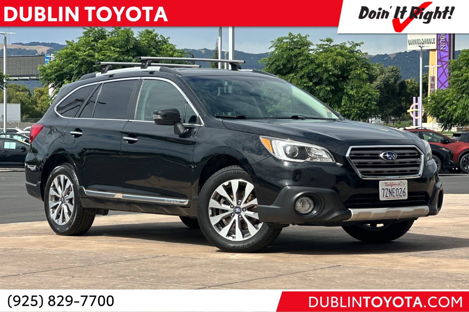 Used 2017 Subaru Outback 2.5i Touring AWD/4WD image 1