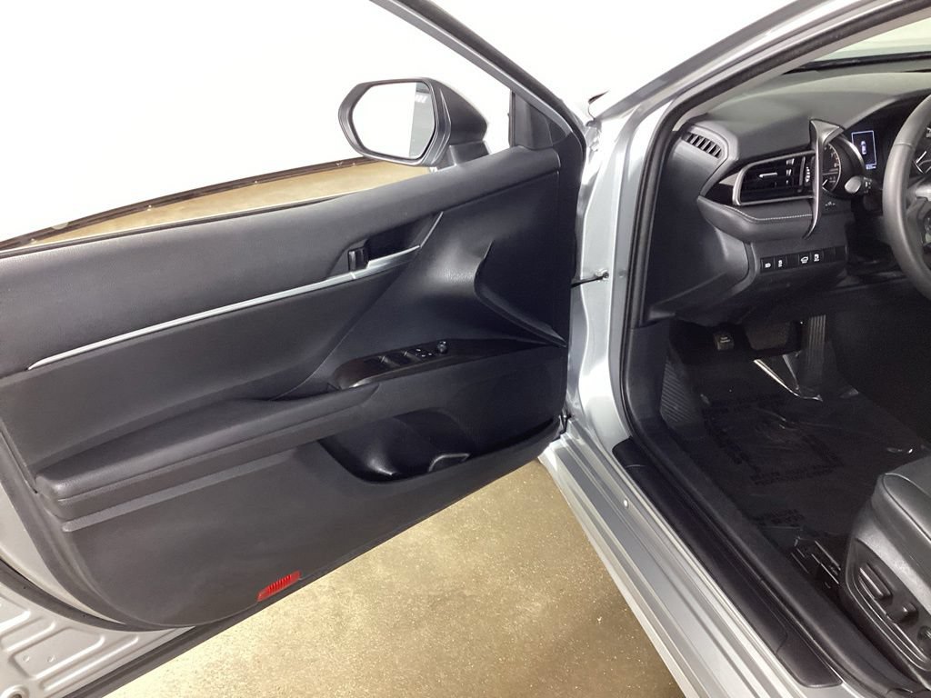 Used 2024 Toyota Camry SE FWD image 9