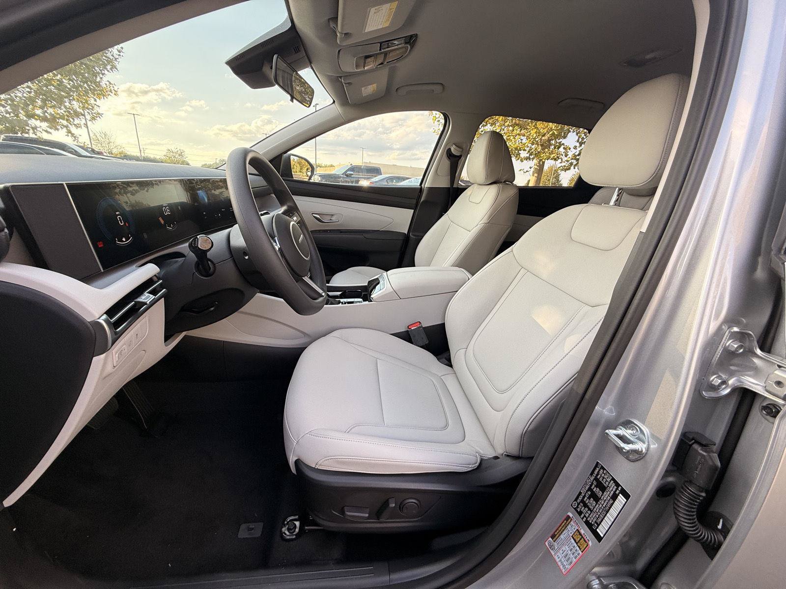 New 2026 Hyundai Tucson SEL Plus w/ Tow & Go Package FWD image 12