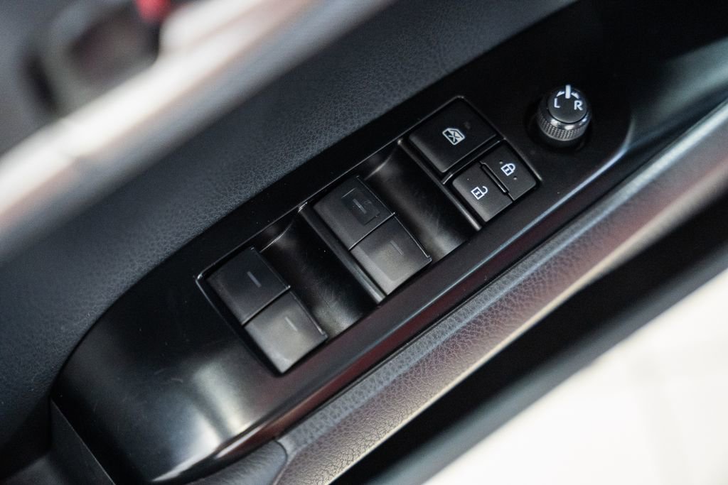 Used 2025 Toyota Camry LE image 33