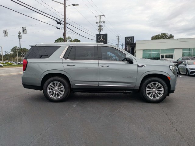 Used 2023 GMC Yukon SLT w/ SLT Luxury Package AWD/4WD image 4