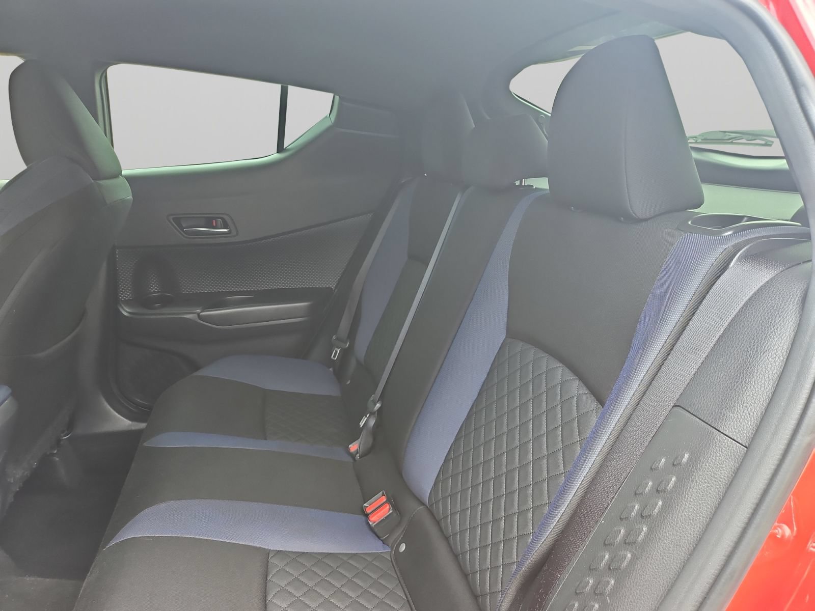 Used 2021 Toyota C-HR XLE FWD image 36