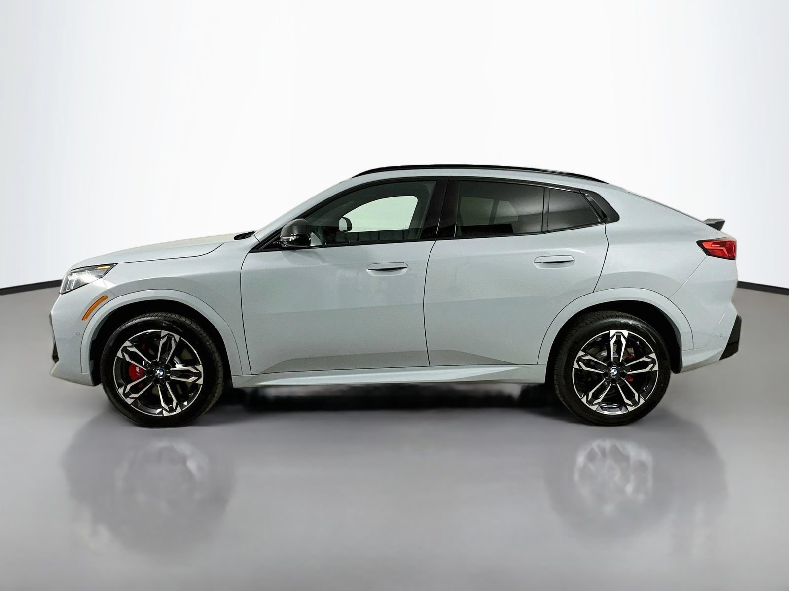 New 2026 BMW X2 xDrive28i w/ Technology Package AWD/4WD image 8