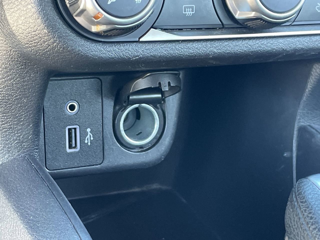 Used 2021 Nissan Versa SV w/ Trunk Package image 26