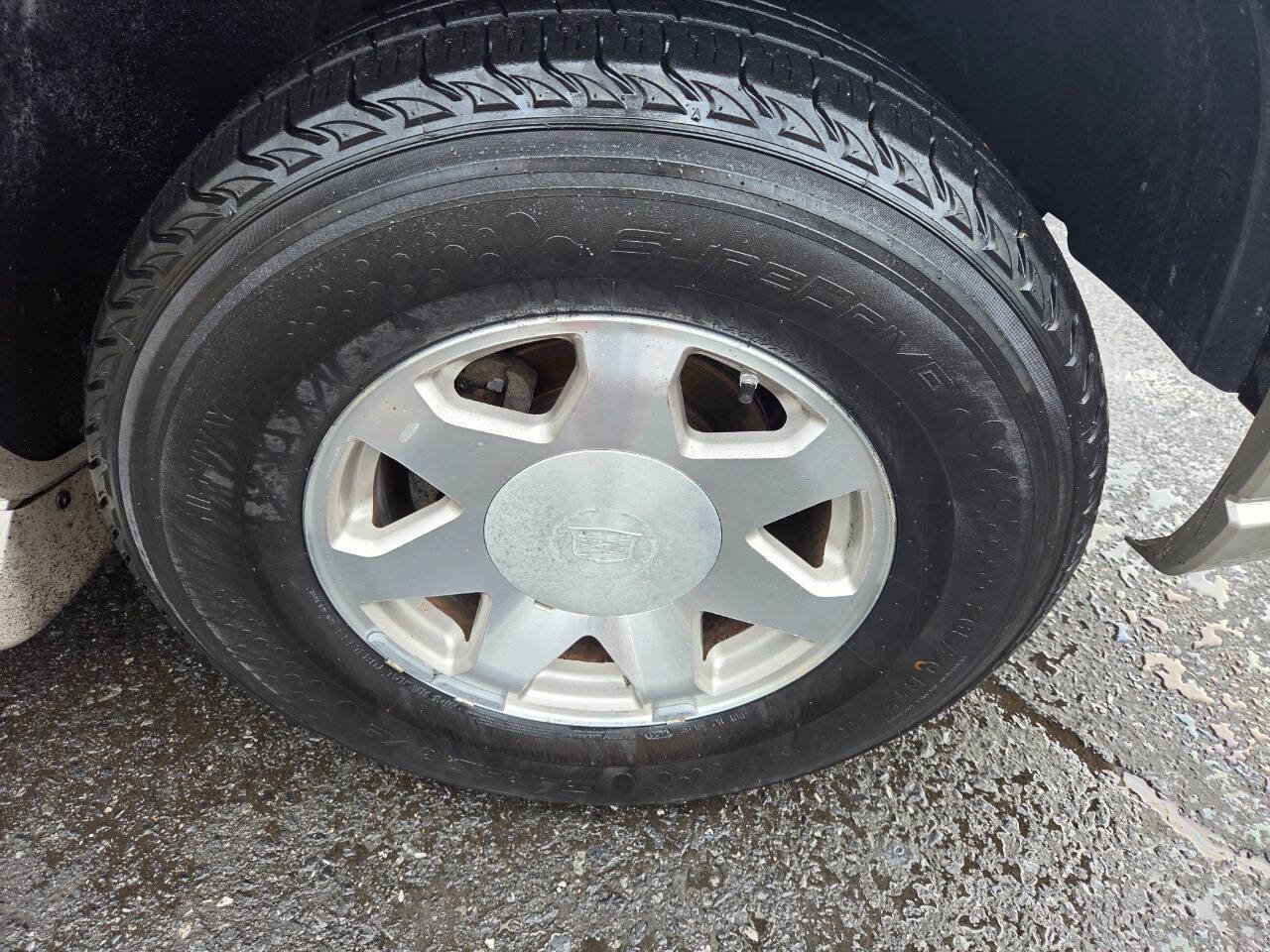 Used 2004 Cadillac Escalade AWD image 12