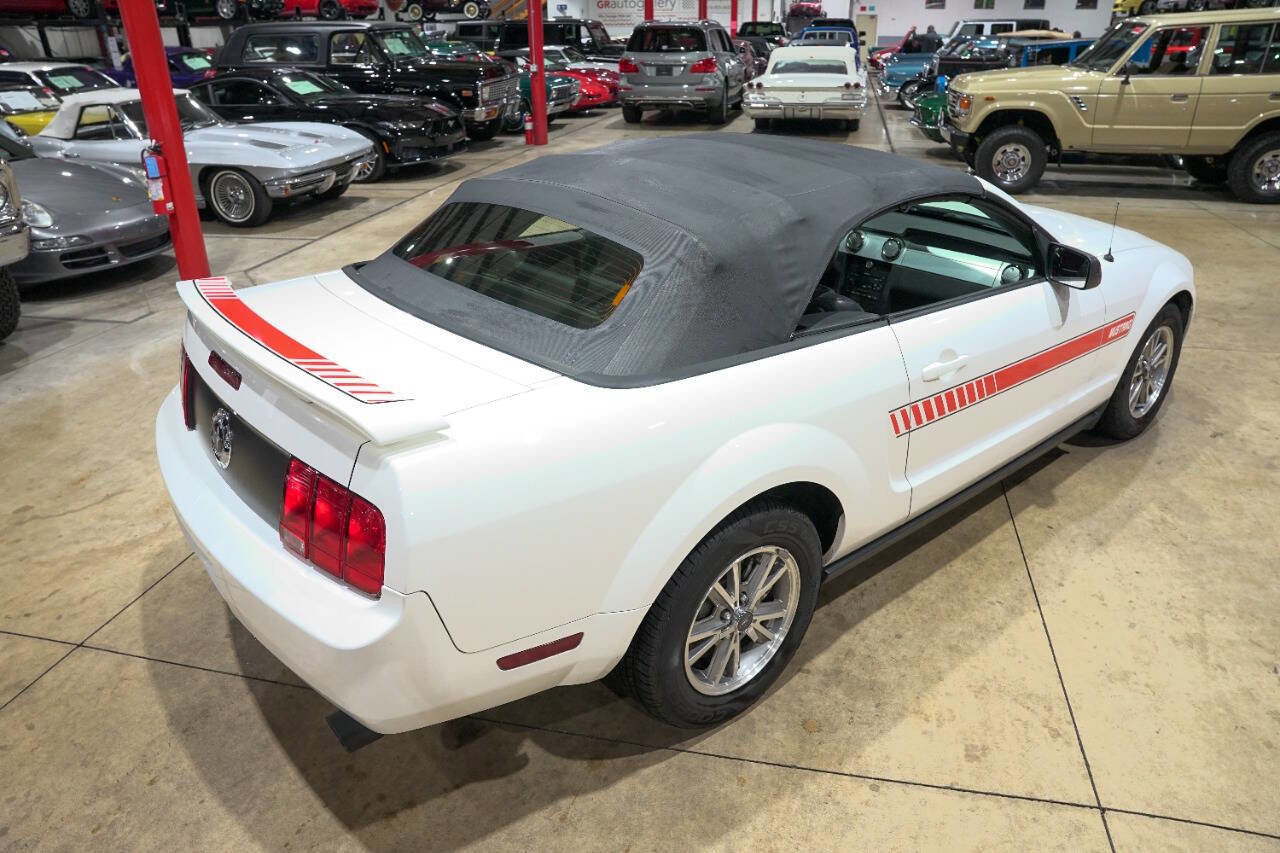 Used 2005 Ford Mustang Premium image 29