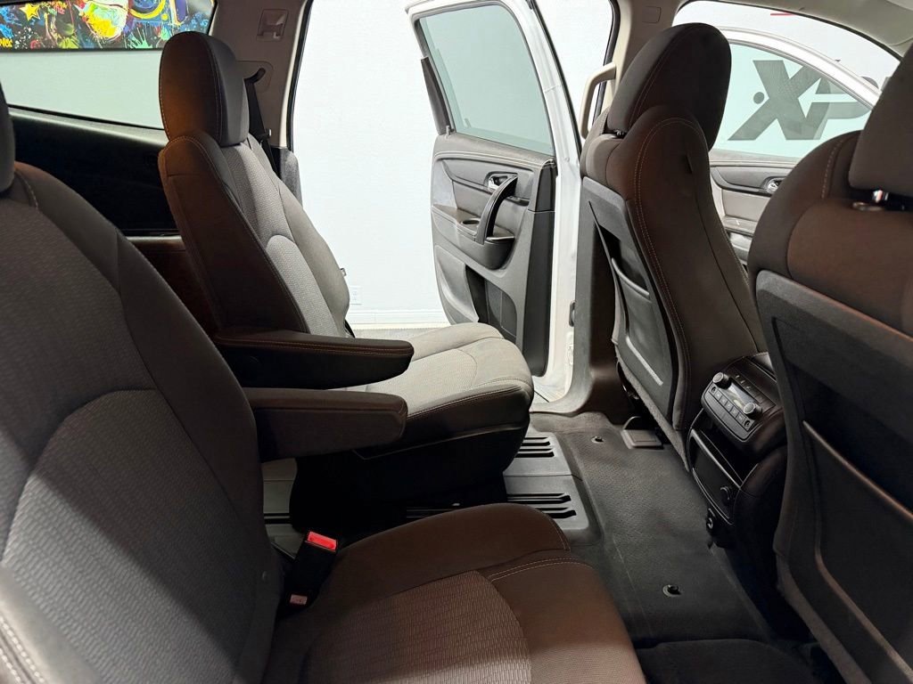 Used 2017 Chevrolet Traverse LT FWD image 46