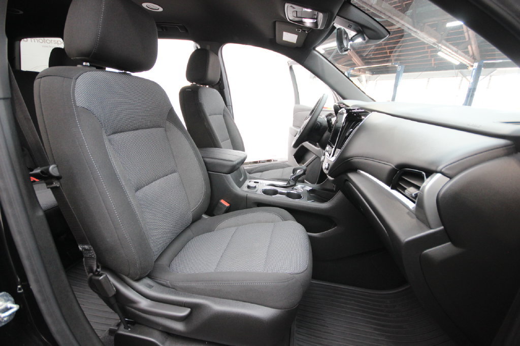Used 2023 Chevrolet Traverse LT FWD image 29