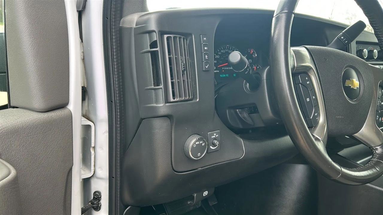 Used 2018 Chevrolet Express 3500 LT w/ LT Preferred Equipment Group RWD image 34