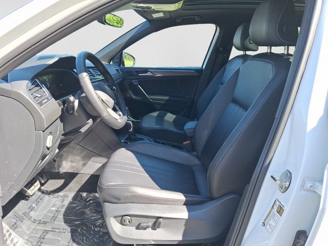Certified 2024 Volkswagen Tiguan SE R-Line FWD image 11