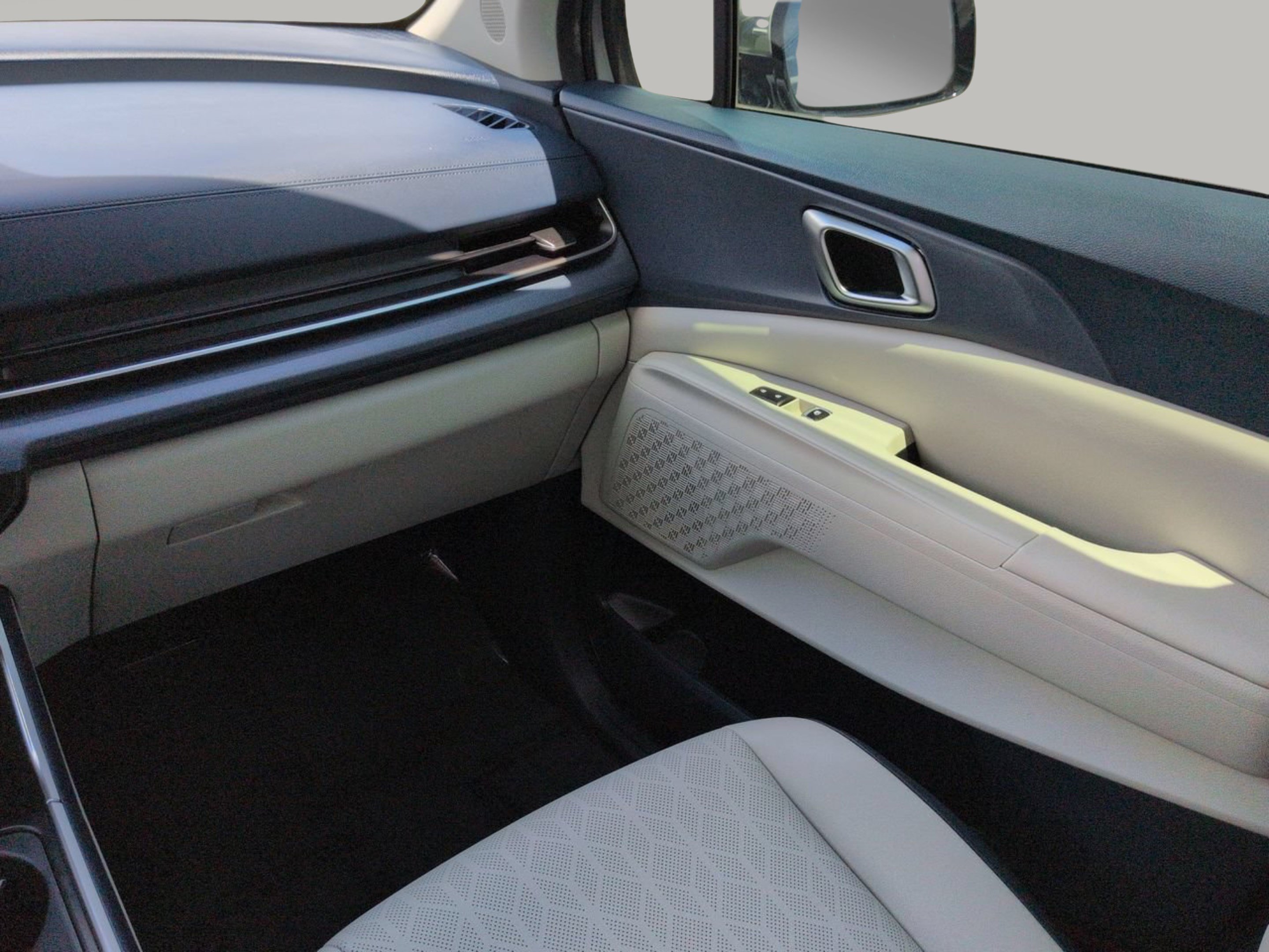 Certified 2026 Kia Carnival SX FWD image 22