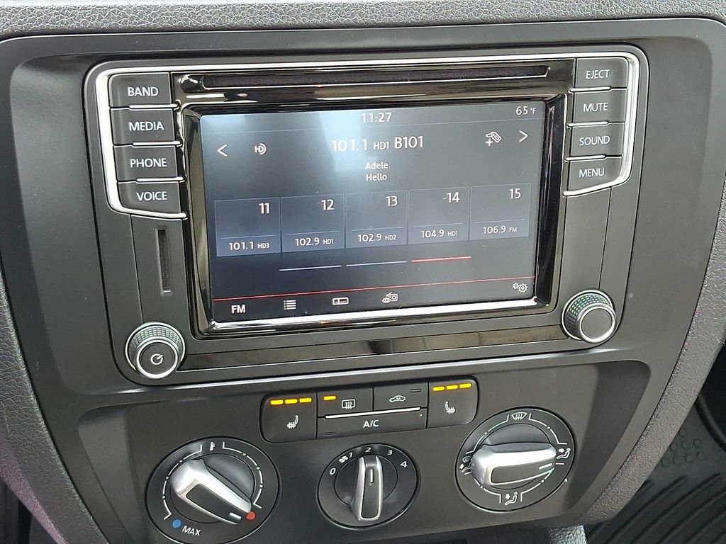 Used 2017 Volkswagen Jetta SE image 17