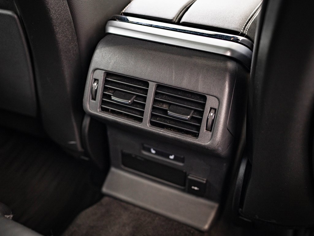 Used 2022 Land Rover Range Rover Velar R-Dynamic S image 36