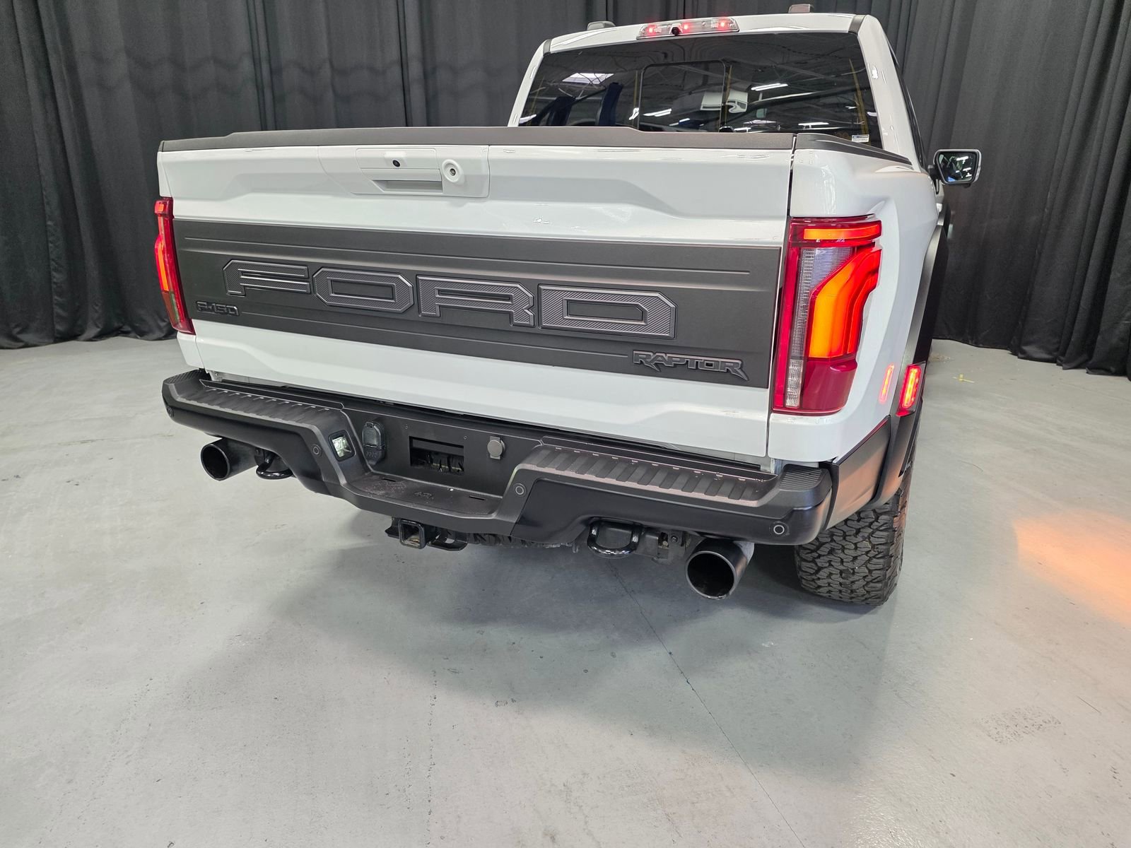 Used 2024 Ford F150 Raptor AWD/4WD image 32