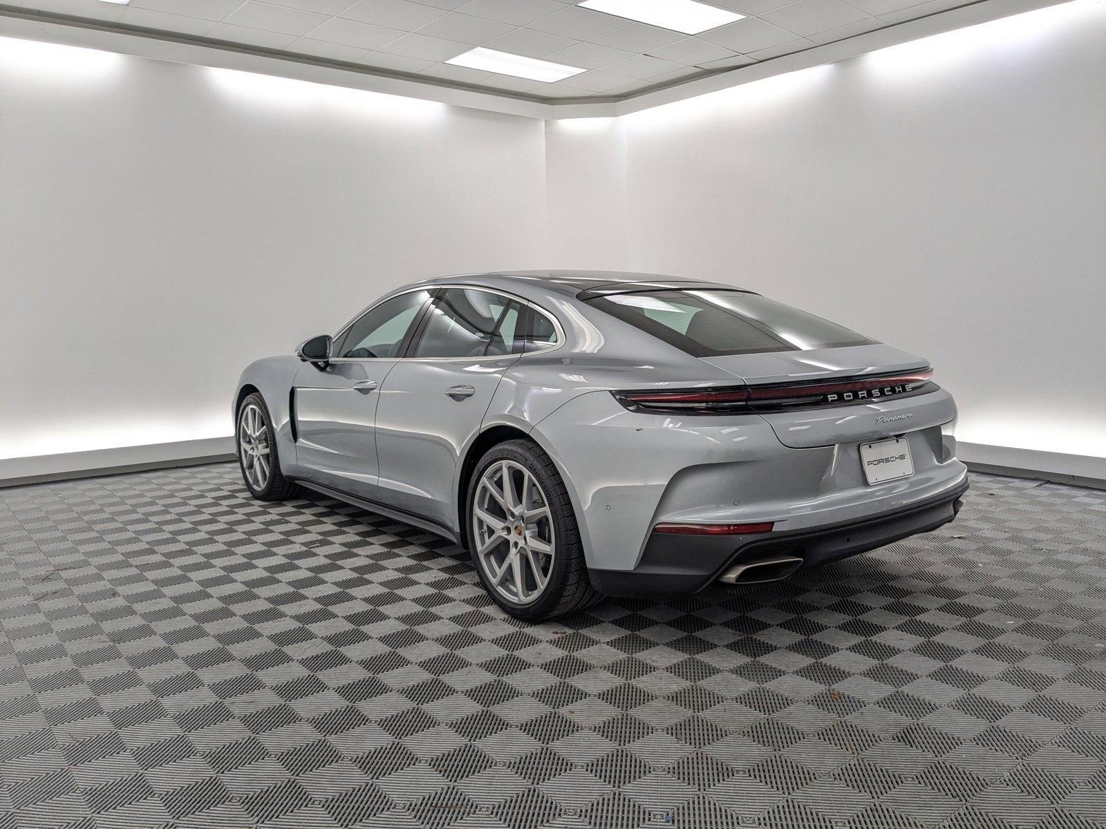 Certified 2025 Porsche Panamera video 3