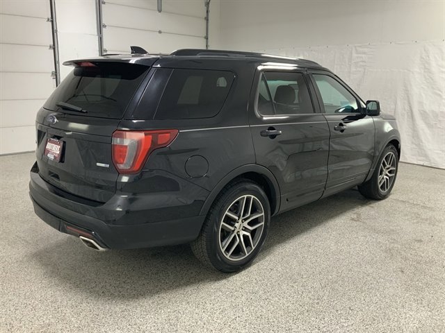 Used 2017 Ford Explorer Sport AWD/4WD image 4