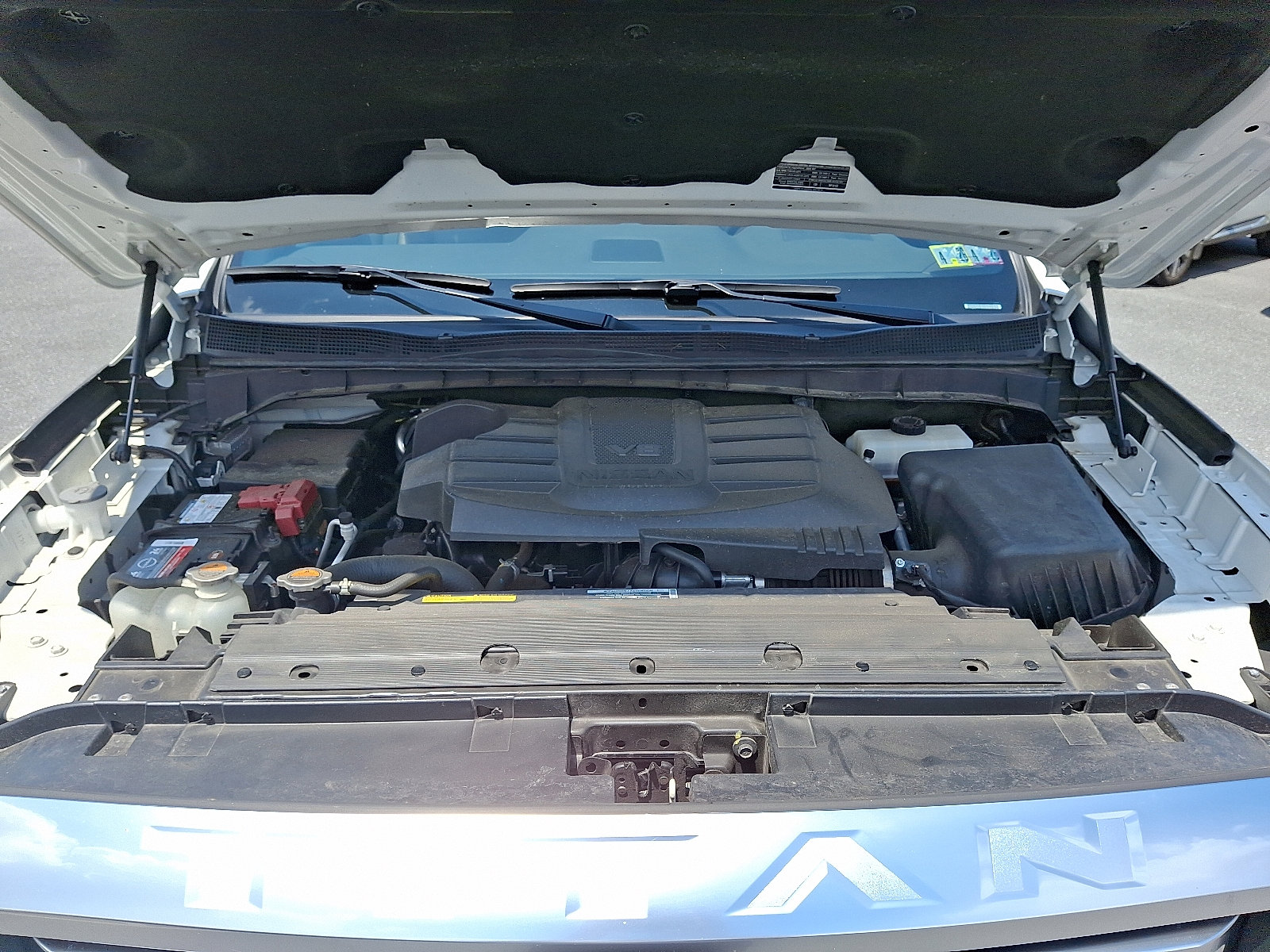 Used 2024 Nissan Titan Platinum Reserve w/ Moonroof Package image 28