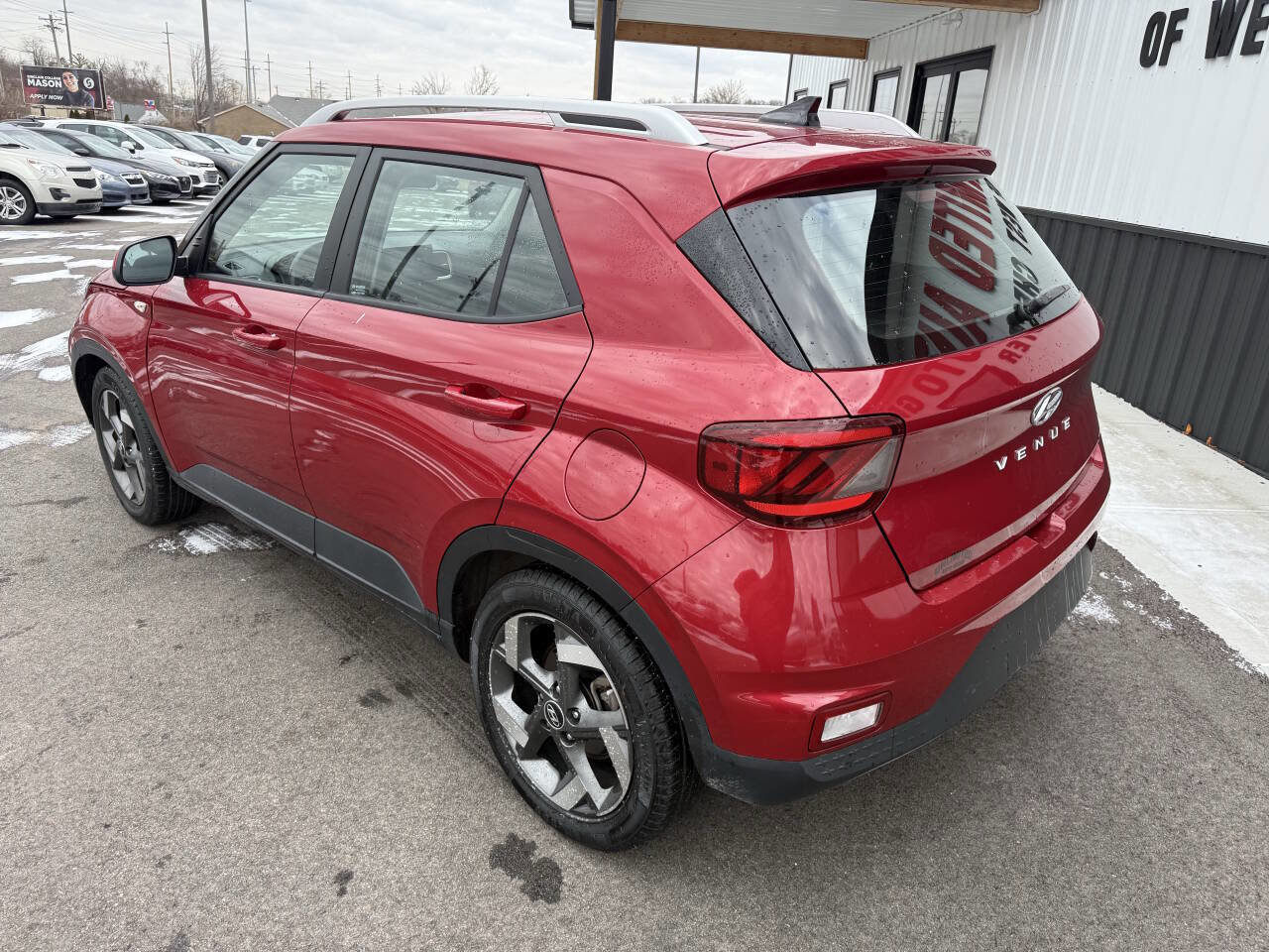 Used 2021 Hyundai Venue SEL image 11