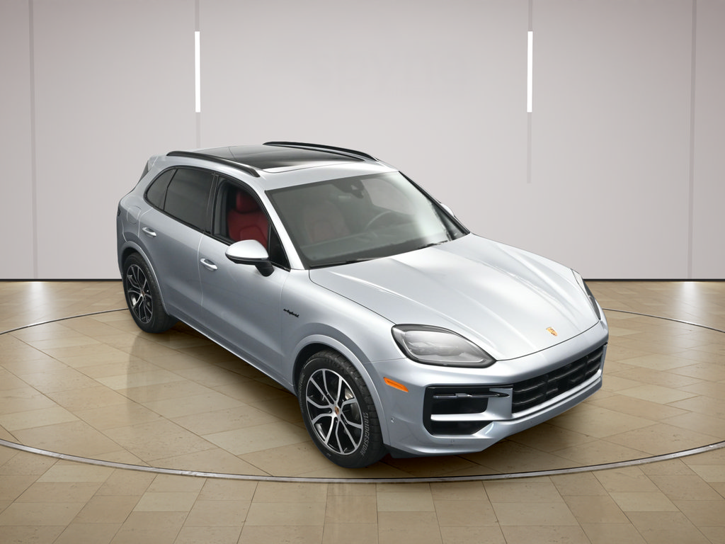 Certified 2025 Porsche Cayenne E-Hybrid AWD/4WD image 40