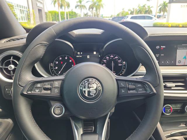 Used 2022 Alfa Romeo Stelvio Ti AWD/4WD image 41