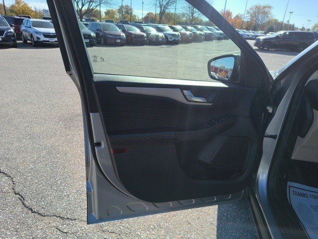 Used 2022 Ford Escape SEL image 10