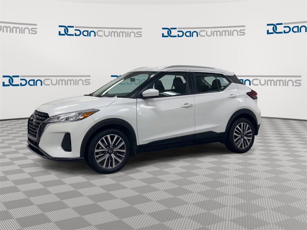 Used 2023 Nissan Kicks SV image 4