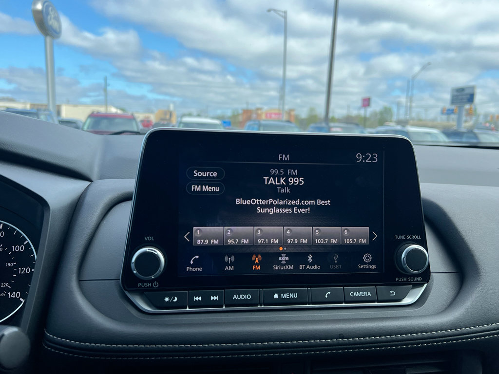 Used 2025 Nissan Rogue S image 28