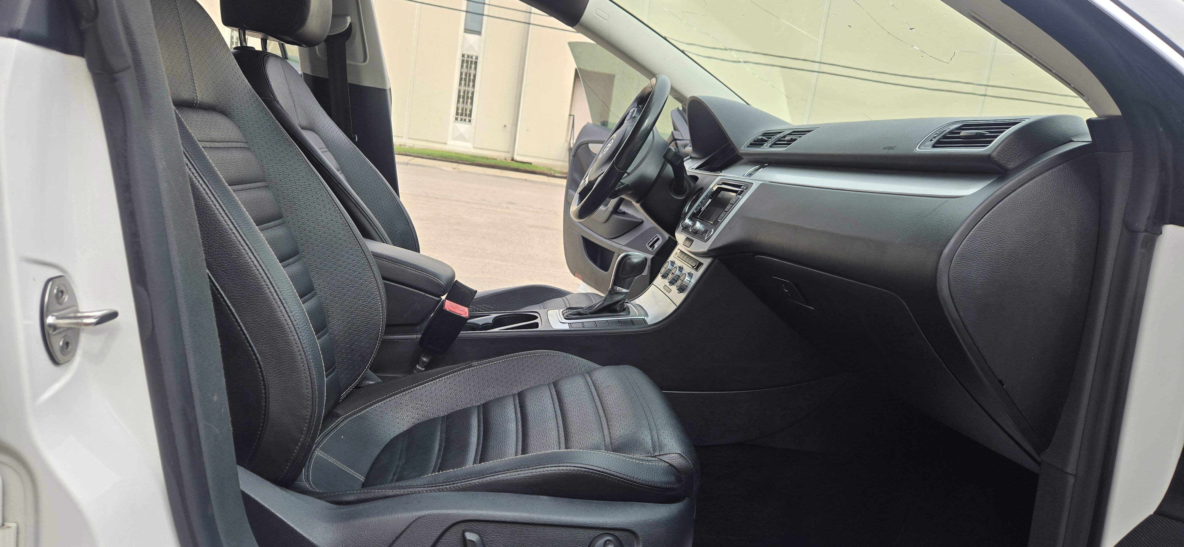 Used 2014 Volkswagen CC R-Line FWD image 23