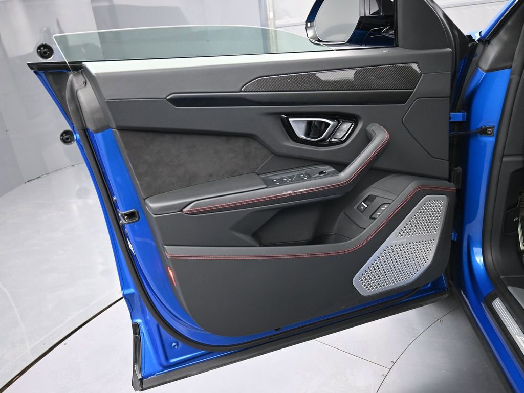 Used 2022 Lamborghini Urus image 15