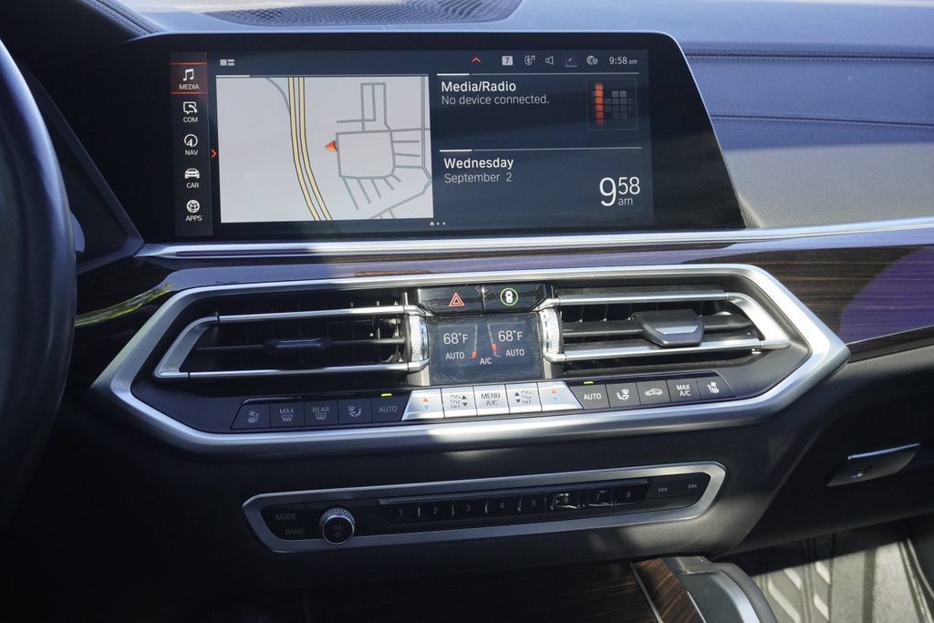 Used 2021 BMW X6 M50i AWD/4WD image 15