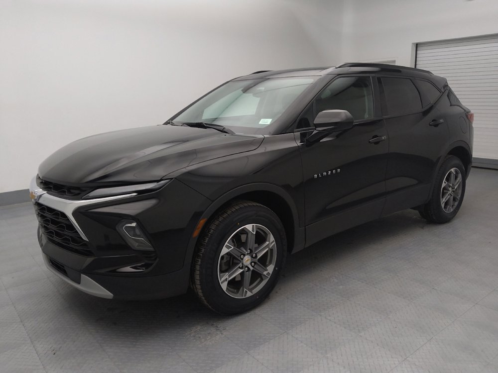 Used 2024 Chevrolet Blazer LT w/ Convenience Package FWD image 2