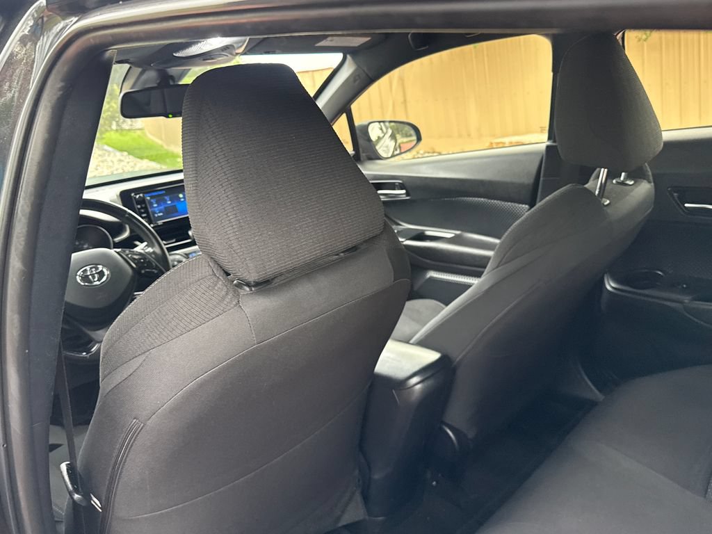 Used 2018 Toyota C-HR XLE FWD image 22