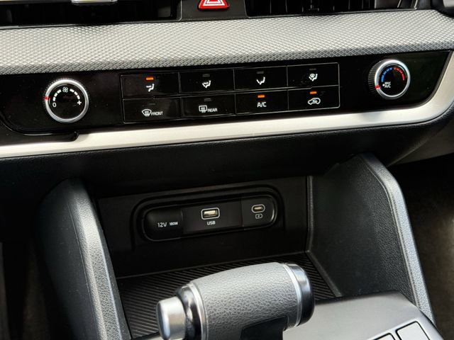 Used 2024 Kia Sportage LX image 18