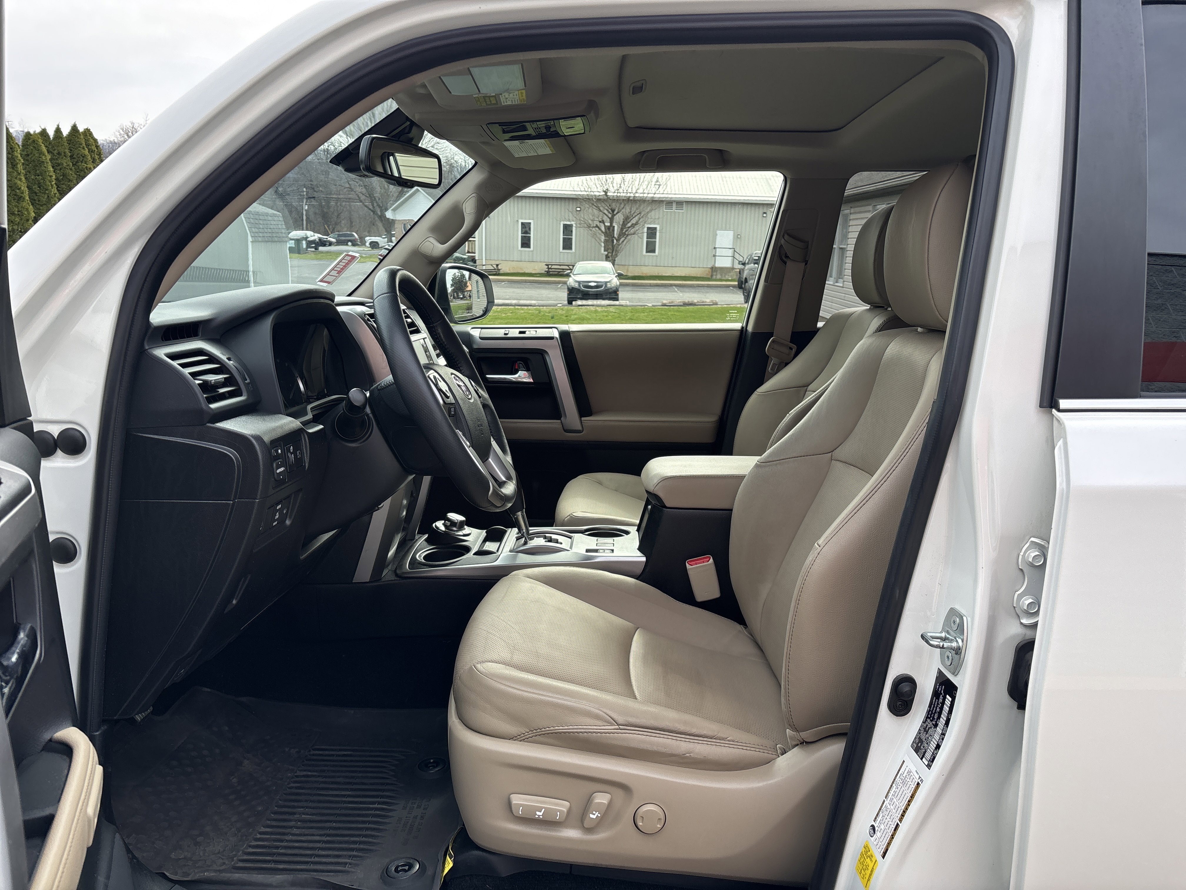 Used 2022 Toyota 4Runner Limited image 13