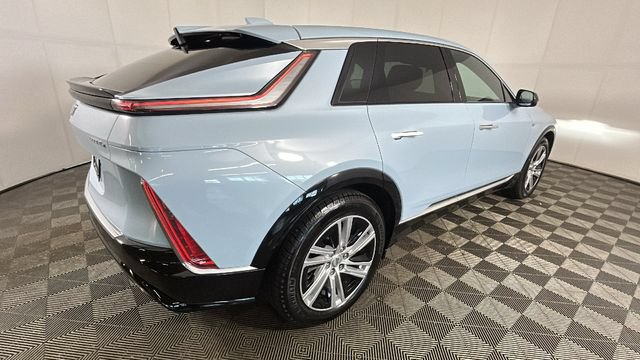 Used 2024 Cadillac Lyriq Tech AWD/4WD image 2