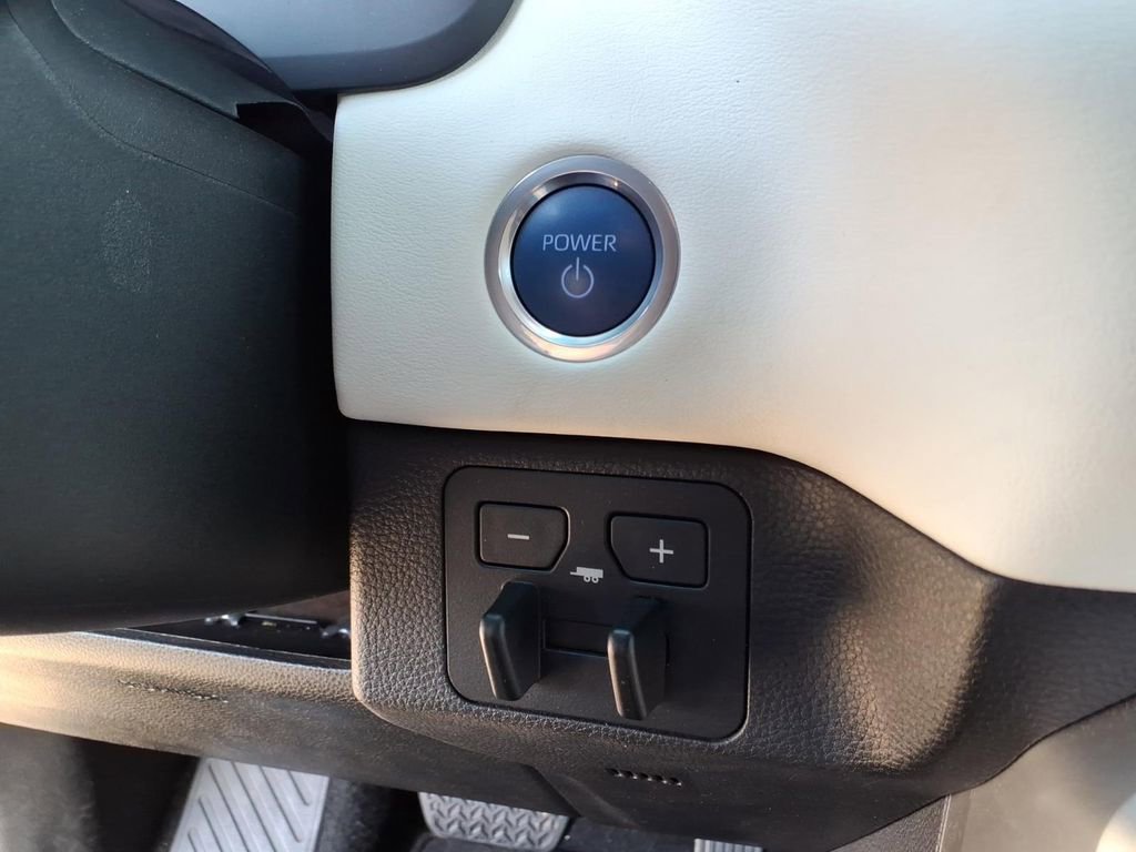 Used 2023 Toyota Sequoia Capstone image 16