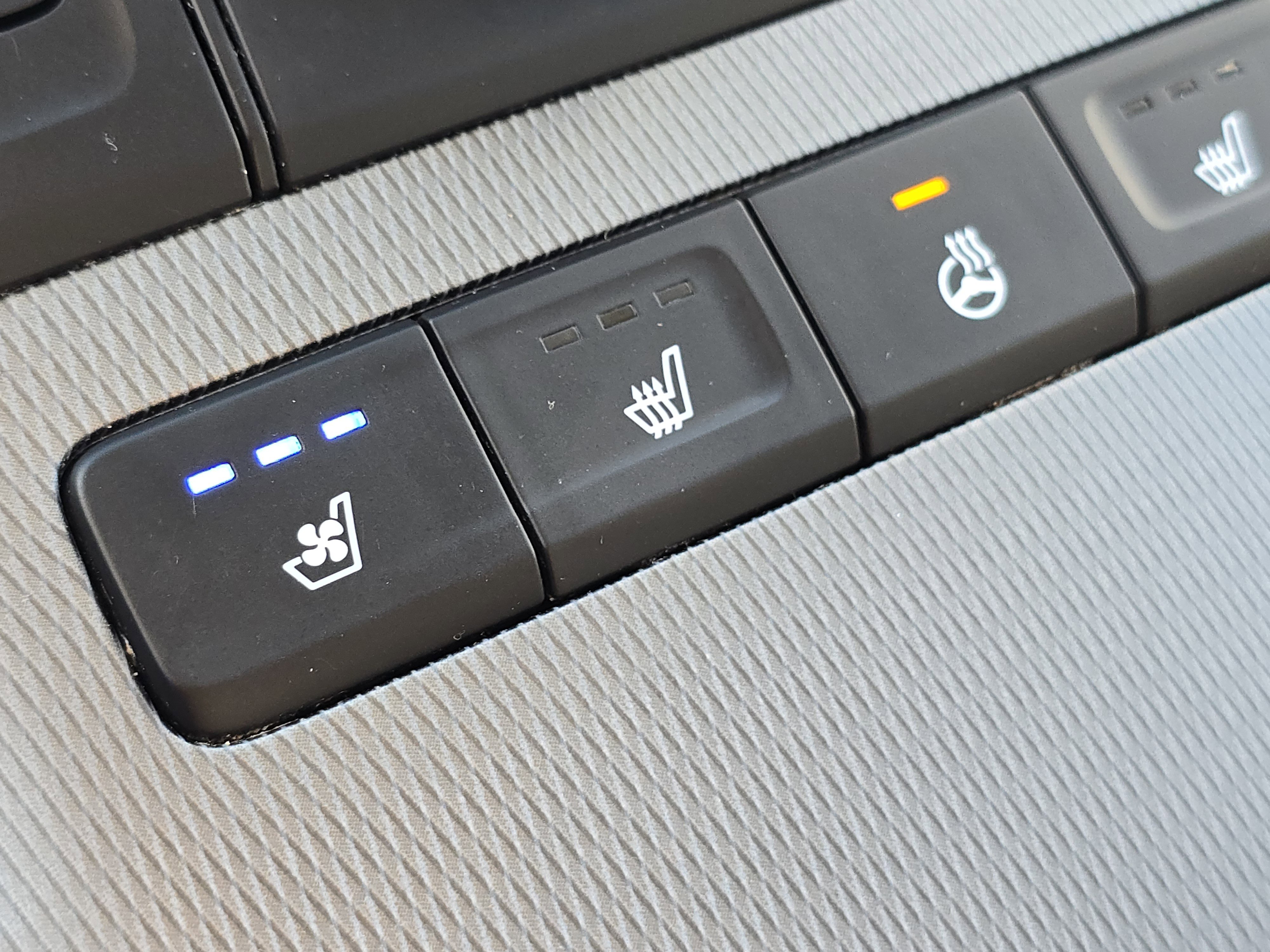 Used 2022 Hyundai Palisade Calligraphy image 14