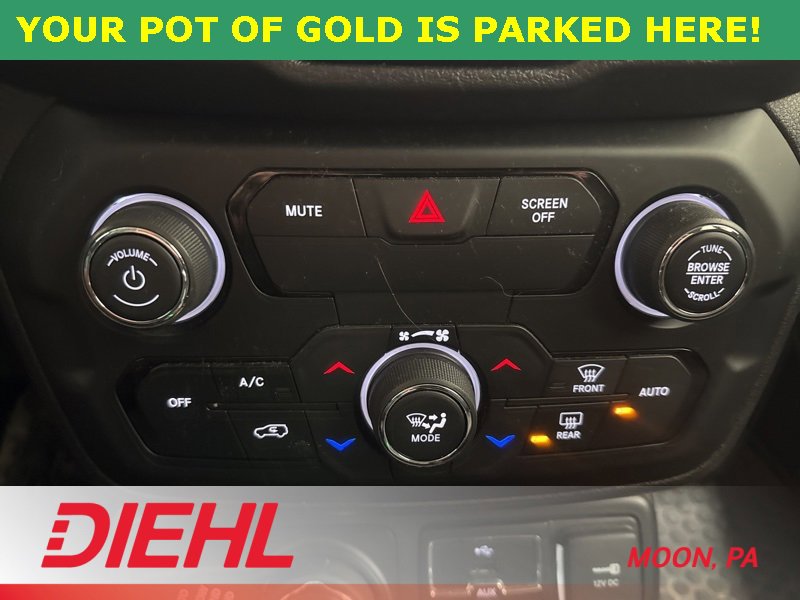 Used 2018 Jeep Renegade Latitude w/ Cold Weather Group image 30