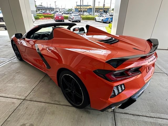 Used 2021 Chevrolet Corvette Stingray Premium Conv w/ Z51 Performance Package RWD image 11