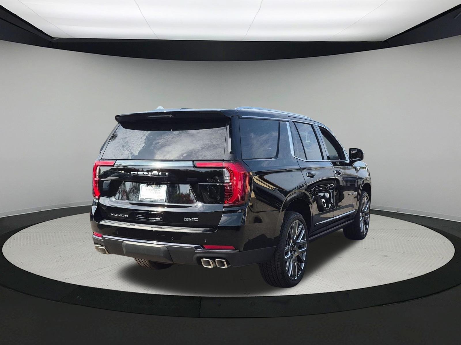 New 2026 GMC Yukon Denali Ultimate w/ LPO, Floor Liner Package AWD/4WD image 5
