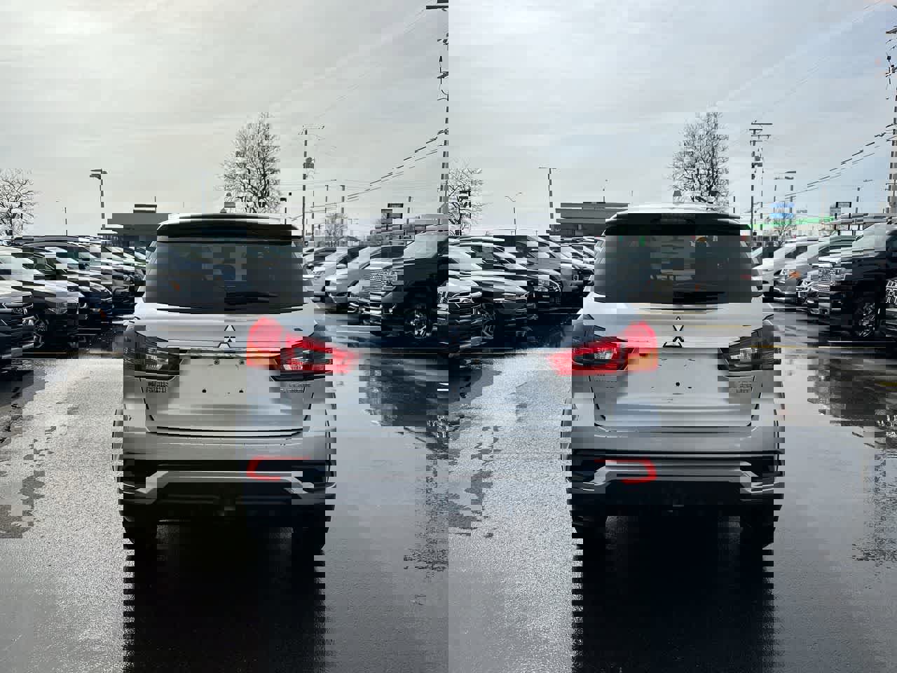 Used 2018 Mitsubishi Outlander Sport ES image 12