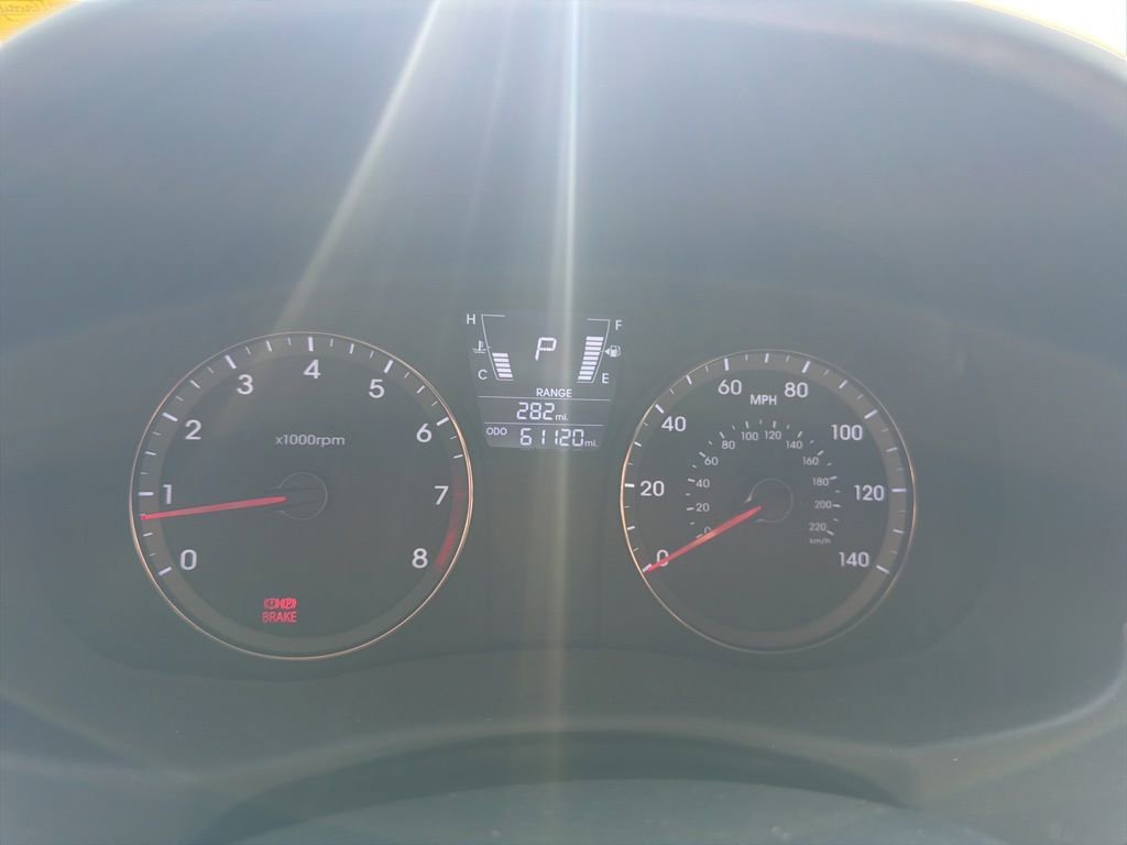 Used 2012 Hyundai Accent GLS FWD image 11